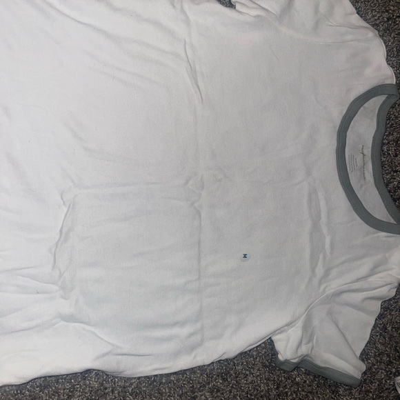 White and pale green shirt - Picture 2 of 2